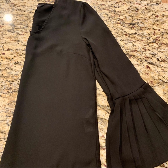 Banana Republic | Bell Sleeve Top - Picture 4 of 7